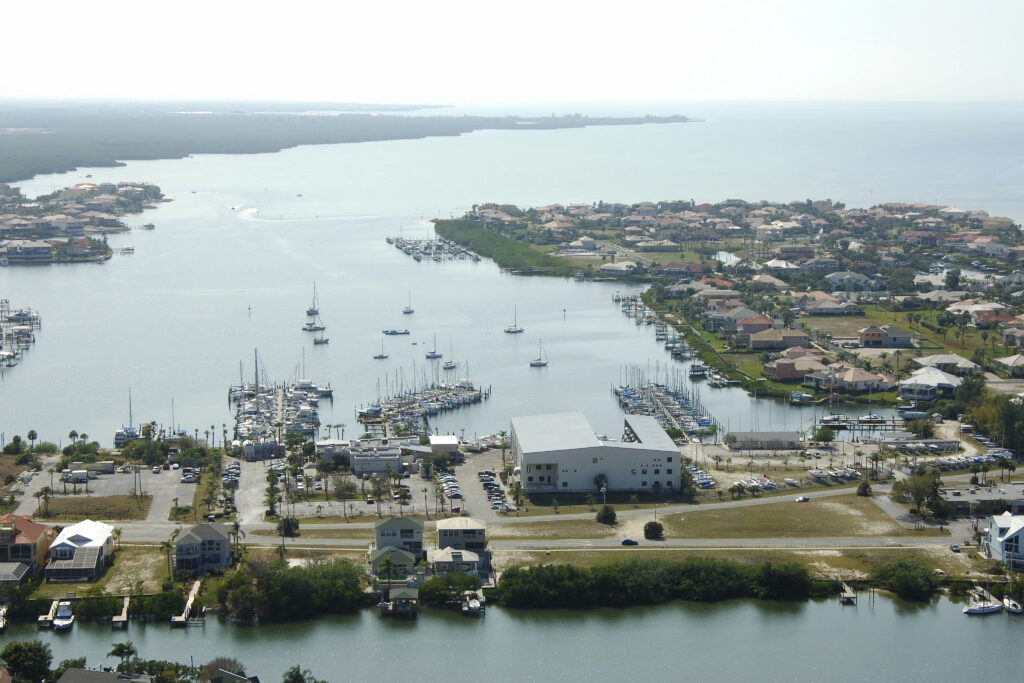 Lands End Marina - Apollo Beach