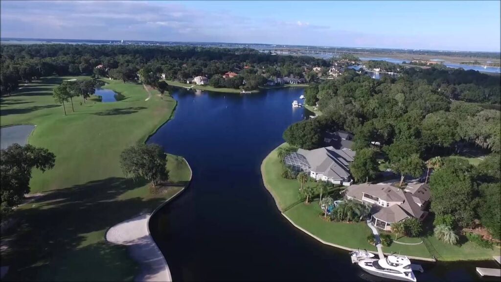 Queen's Harbour Yacht & Country Club