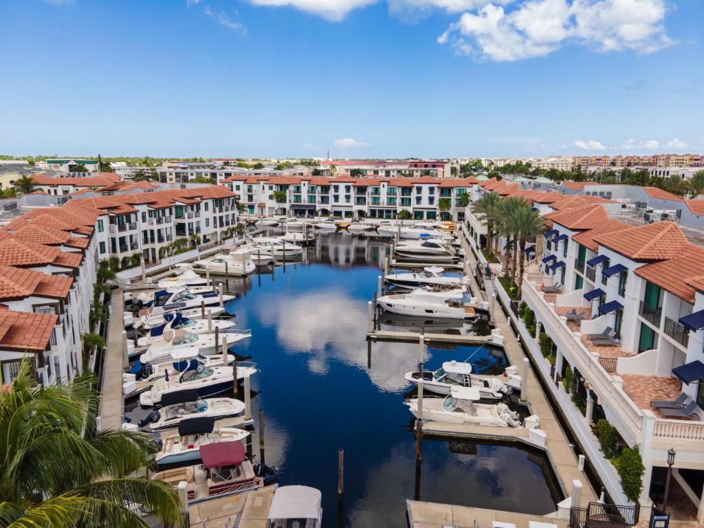 Naples Bay Resort & Marina