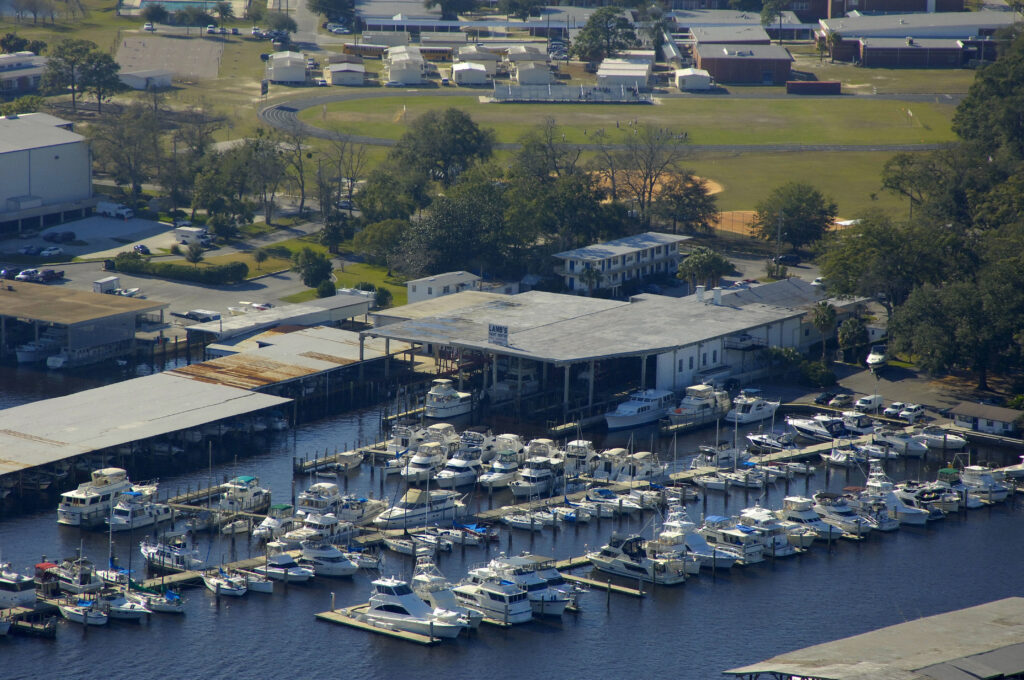 Lamb's Yacht Center