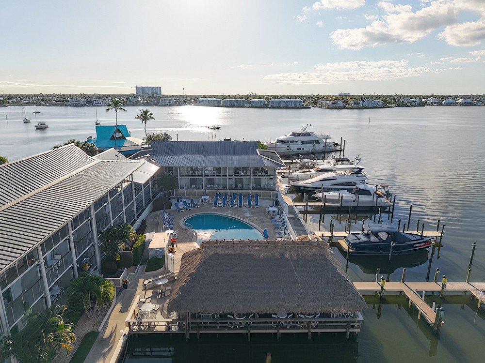 Cove Inn on Naples Bay